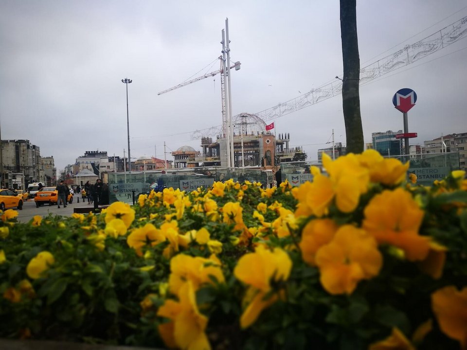 Απίστευτο: Ο Ερντογάν χτίζει τζαμί πάνω στην εμβληματική πλατεία Ταξίμ [εικόνες] | iefimerida.gr 2