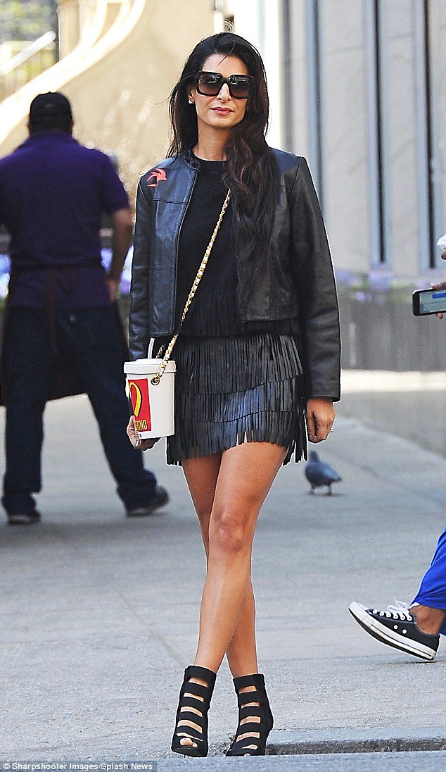 Το μίνι της αδελφής της Αμάλ που «γκρέμισε» τη Νέα Υόρκη [εικόνες] | iefimerida.gr 0