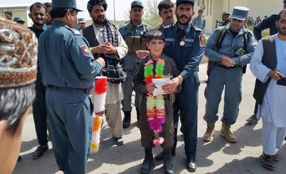 Οι Ταλιμπάν πανηγυρίζουν γιατί σκότωσαν έναν 10χρονο -Η τραγική ζωή του Γουασίλ Αχμάντ [εικόνες] | iefimerida.gr 0