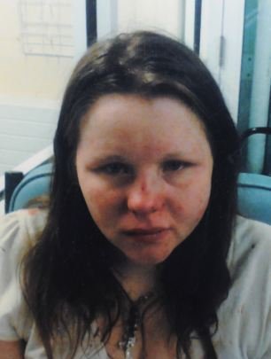 Την έκανε «τόπι» στο ξύλο τέσσερις μόλις ημέρες μετά τον γάμο τους [εικόνες] | iefimerida.gr 1