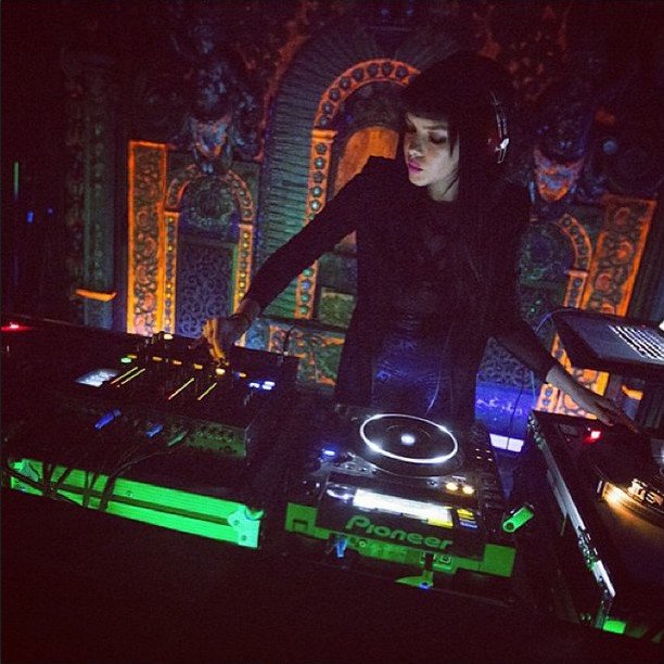 Αυτή είναι η πιο σέξι dj του πλανήτη [εικόνες] | iefimerida.gr 7