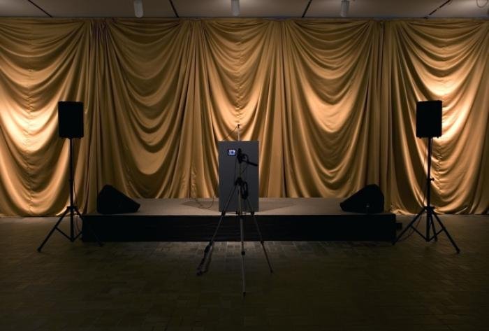 Πολιτική περφόρμανς στην Αθήνα -Στην Αβάνα είχε συλληφθεί η καλλιτέχνις [εικόνες & βίντεο]  | iefimerida.gr 2