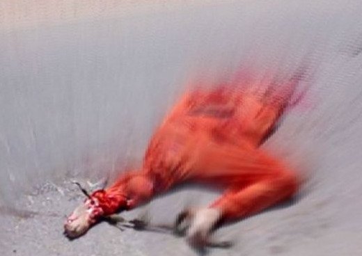 Κτηνωδία: Τζιχαντιστές πάτησαν με τανκ 19χρονο αιχμάλωτο [προσοχή: πολύ σκληρές εικόνες] | iefimerida.gr 4