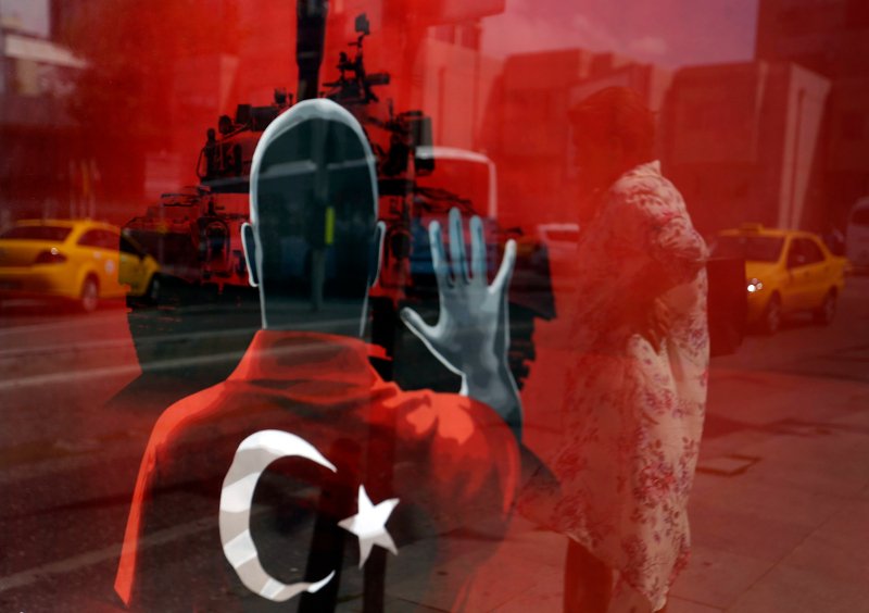 Τουρκία: Αναπάντητα ερωτήματα ένα χρόνο μετά το αποτυχημένο πραξικόπημα [εικόνες] | iefimerida.gr 2