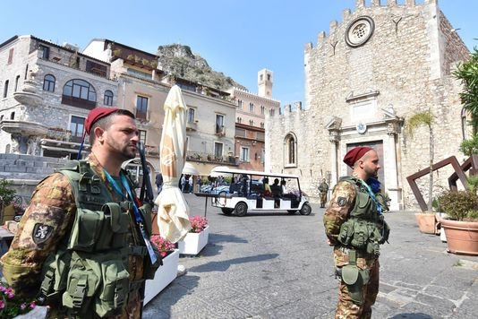 Μετά το ΝΑΤΟ, Σύνοδος G7 στη Σικελία -Οι ηγέτες ποζάρουν μπροστά σε ένα αρχαίο ελληνικό θέατρο [εικόνες] | iefimerida.gr 6