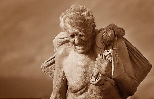 Ο γιος πριγκίπισσας που έζησε ως Ταρζάν -Αφησε τον πολιτισμό, πάλευε με κροκόδειλους και αγριογούρουνα [εικόνες] | iefimerida.gr 4