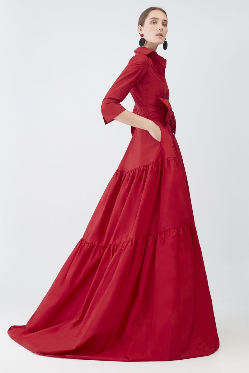 To φόρεμα του οίκου Carolina Herrera που φόρεσε η Τατιάνα Μπλάτνικ. Τιμή: 995 ευρώ