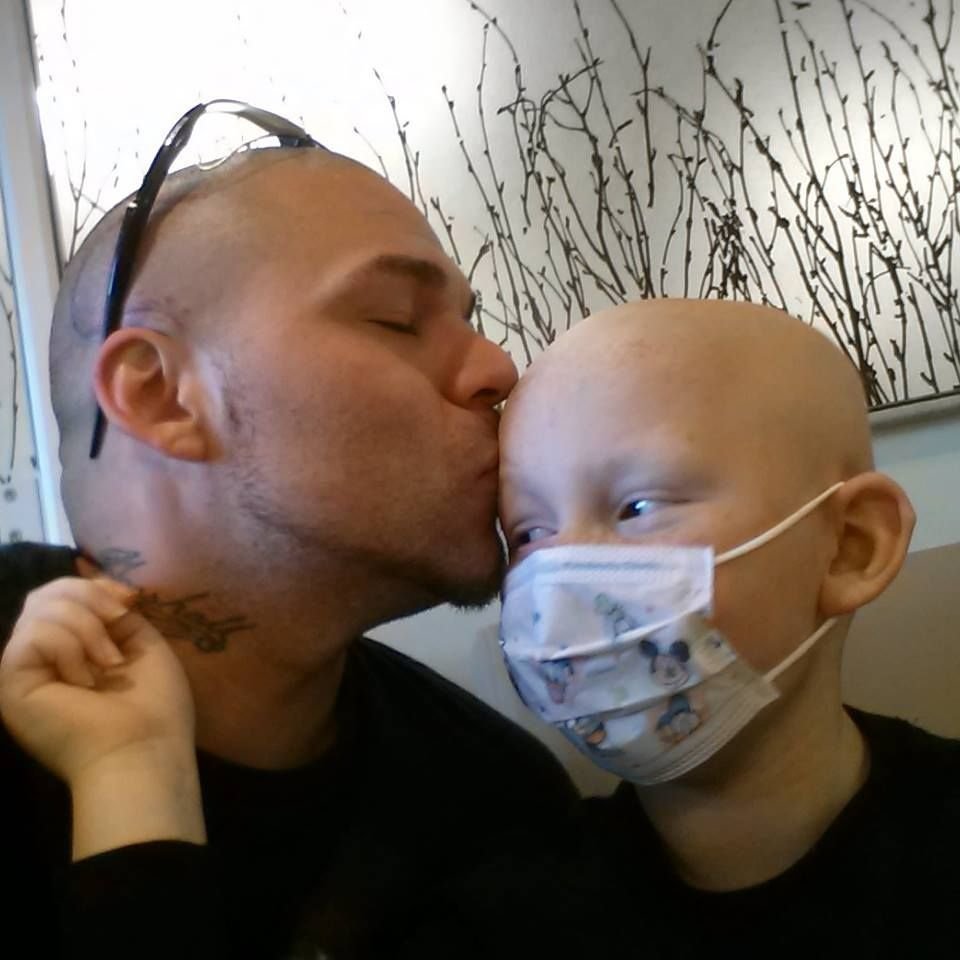 Συγκλονίζει ο πατέρας: Χτύπησε τατουάζ την πληγή του γιού του στο κεφάλι [εικόνες] | iefimerida.gr 3