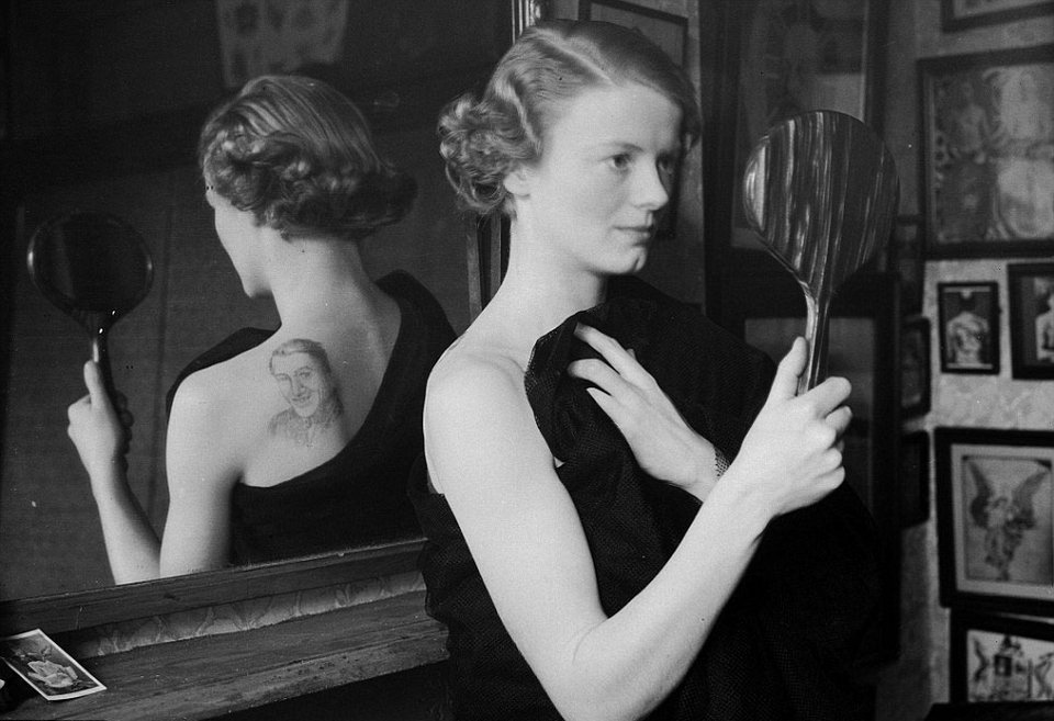 Οταν και οι γιαγιάδες μας έκαναν τατουάζ -Μια συνήθεια για μπουρζουά κυρίες και επαγγελματίες στον 20ό αιώνα [εικόνες] | iefimerida.gr 3