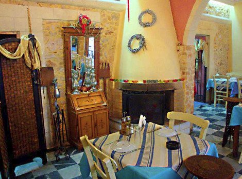 Αυτή είναι η ταβέρνα όπου αύριο ο Παπανδρέου θα αρραβωνιάσει τον γιο του Ανδρέα, με την 27χρονη βολεϊμπολίστρια [εικόνες] | iefimerida.gr 4