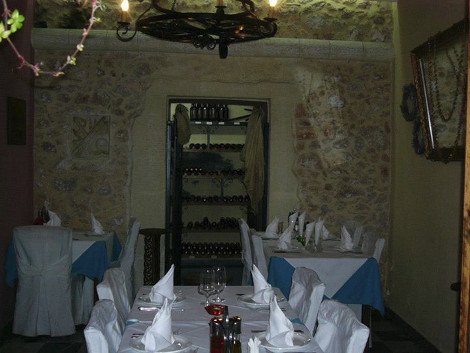 Αυτή είναι η ταβέρνα όπου αύριο ο Παπανδρέου θα αρραβωνιάσει τον γιο του Ανδρέα, με την 27χρονη βολεϊμπολίστρια [εικόνες] | iefimerida.gr 6