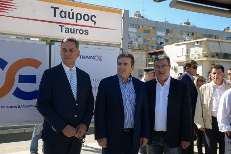 Ο προαστιακός έφτασε στον Ταύρο -Αιχμές Χρυσοχοΐδη [εικόνες] | iefimerida.gr 11