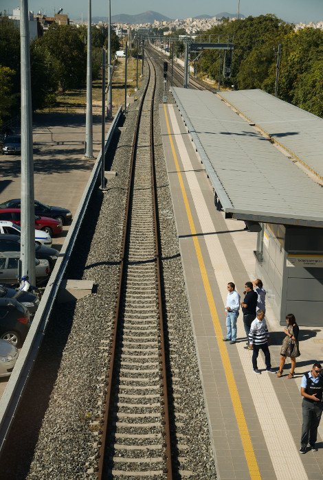 Ο προαστιακός έφτασε στον Ταύρο -Αιχμές Χρυσοχοΐδη [εικόνες] | iefimerida.gr 2