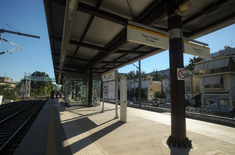 Ο προαστιακός έφτασε στον Ταύρο -Αιχμές Χρυσοχοΐδη [εικόνες] | iefimerida.gr 3