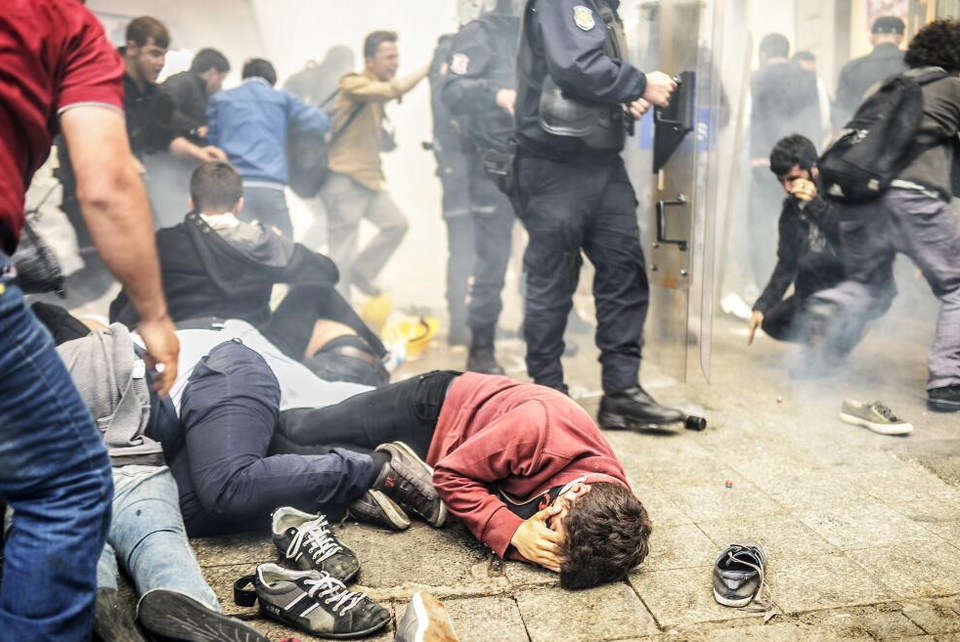 Στις φλόγες η πλατεία Ταξίμ -Δεκάδες τραυματίες σε συγκρούσεις με την Αστυνομία [εικόνες&βίντεο] | iefimerida.gr 2