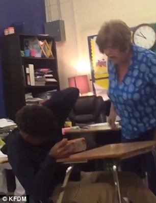 Δασκάλα συνελήφθη μετά από βίντεο που την δείχνει να επιτίθεται σε μαθητή [εικόνες & βίντεο] | iefimerida.gr 2