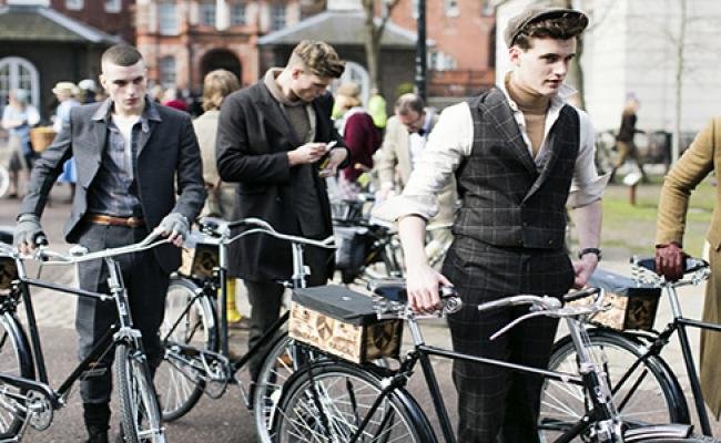 Νέο Tweed Run ποδηλάτου στις Σπέτσες στις 28 Μαρτίου [εικόνες] | iefimerida.gr 0