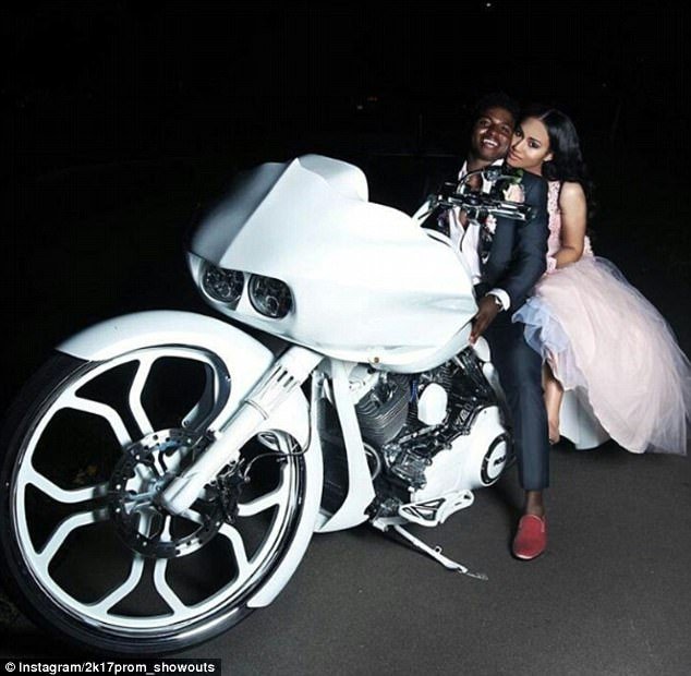 Στο χορό αποφοίτησης των πλουσιόπαιδων: Ελικόπτερα, τζετ, οσκαρικές τουαλέτες και υπερβολή σε όλα [εικόνες] | iefimerida.gr 6