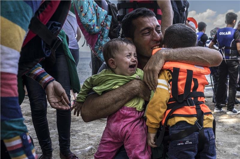 Γροθιά στο στομάχι: Η μεγάλη πορεία των προσφύγων μέσα από τον φακό 11 φωτορεπόρτερ [εικόνες] | iefimerida.gr 4