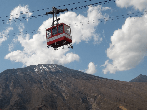 Ενας επιβλητικός δρόμος: Ανεβείτε στην «κατοικία των θεών» ακροβατώντας ανάμεσα σε 48 επικίνδυνες στροφές [εικόνες] | iefimerida.gr 3