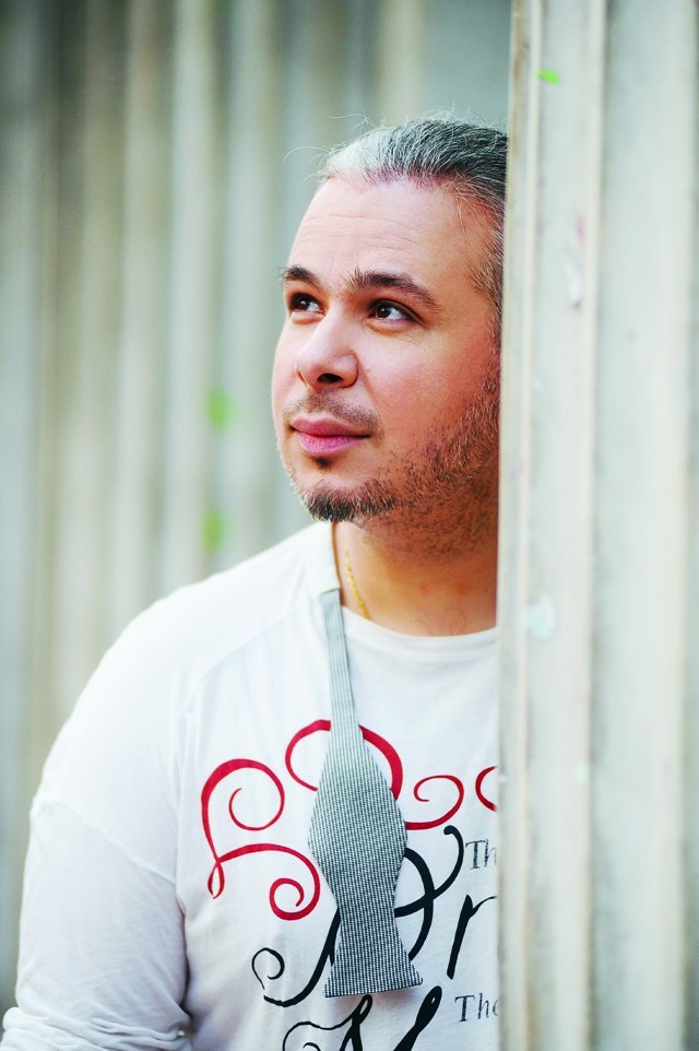 Αγνώριστος και με άσπρα μαλλιά ο Τέλης από το «Δέκα λεπτά κήρυγμα» [εικόνες] | iefimerida.gr 1