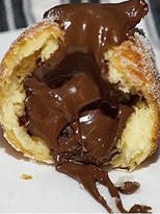 Η γλυκιά πατέντα δύο ομογενών που κατέκτησε την Αυστραλία - Το milkshake με το ντόνατ από nutella στην κορυφή [εικόνες] | iefimerida.gr 3