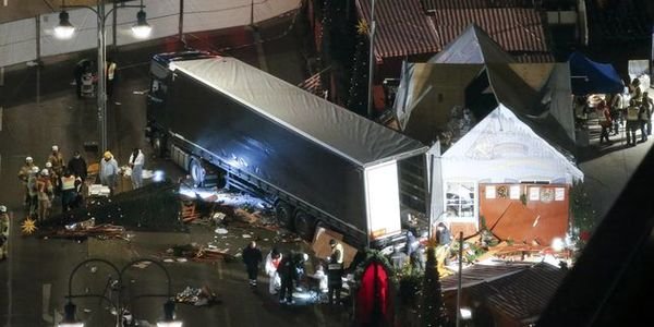 Πακιστανός ο μακελάρης του Βερολίνου -Είχε μπει στη Γερμανία πριν από περίπου ένα χρόνο ως πρόσφυγας | iefimerida.gr 0