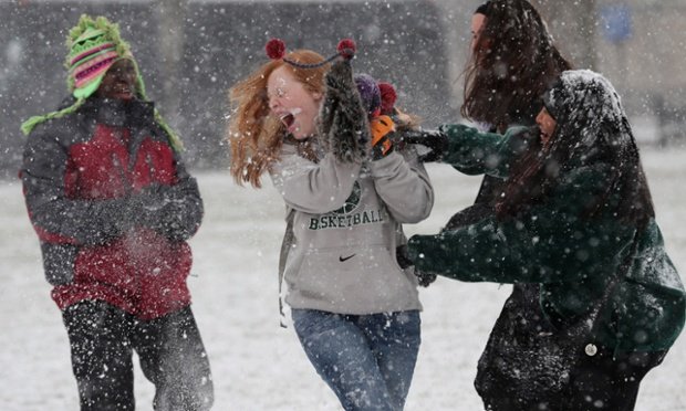 Το χιόνι καλύπτει τα πάντα στις ΗΠΑ και οι Αμερικανοί ξεσαλώνουν [εικόνες] | iefimerida.gr 5