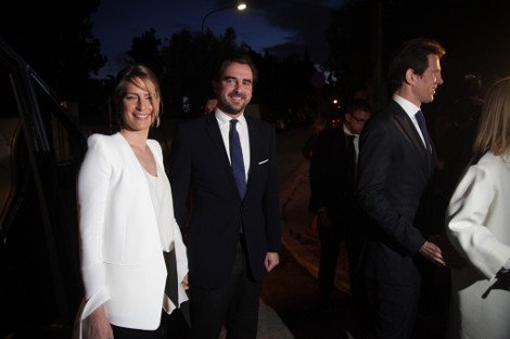 Το γοερό κλάμα, δημοσίως, του Κωνσταντίνου Γλίξμπουργκ για τον πατέρα του Παύλο [εικόνες] | iefimerida.gr 4