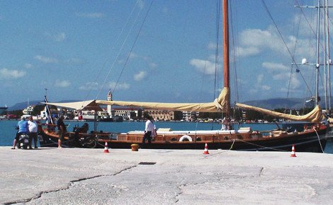 Ο τέως βασιλιάς κάνει ιστιοπλοΐα στη Ζάκυνθο και σχολιάζει την πολιτική κατάσταση: «Είναι σκ@@α» [εικόνες&amp;βίντεο] | iefimerida.gr 1