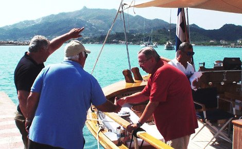 Ο τέως βασιλιάς κάνει ιστιοπλοΐα στη Ζάκυνθο και σχολιάζει την πολιτική κατάσταση: «Είναι σκ@@α» [εικόνες&amp;βίντεο] | iefimerida.gr 2