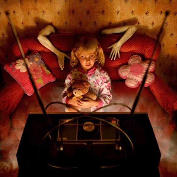 Οταν ο τρόμος γίνεται τέχνη: Φωτογράφος ζωντανεύει τους χειρότερους εφιάλτες [εικόνες] | iefimerida.gr 1