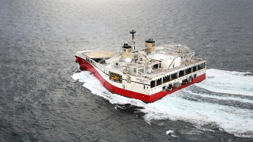 «Τριγωνικά» πλοία: Επεσε στη θάλασσα και το σεισμογραφικό Ramform Tethys [εικόνες & βίντεο] | iefimerida.gr 0