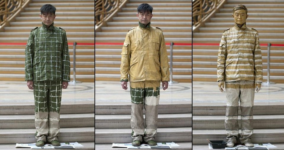 Ο «αόρατος» Κινέζος – Καλλιτέχνης ζωγραφίζει το σώμα του και «χάνεται» μέσα στον καμβά [εικόνες]  | iefimerida.gr 2