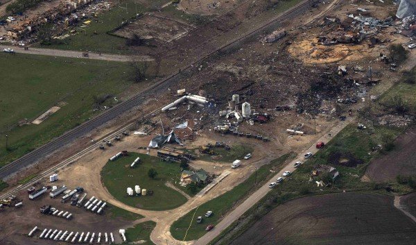 Τέξας: Βιβλική καταστροφή μετά την έκρηξη στο εργοστάσιο λιπασμάτων  [εικόνες] | iefimerida.gr 1