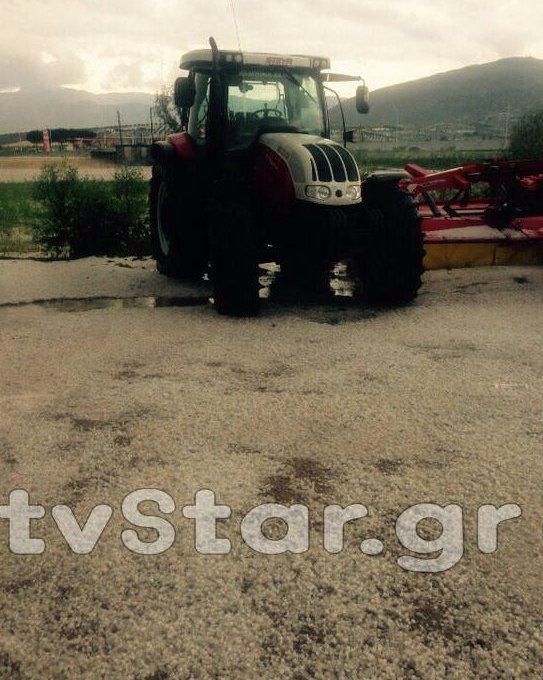 «Ασπρισαν» Λιβαδειά και Βόρεια Εύβοια – Η 15λεπτη χαλαζόπτωση σκέπασε τα πάντα [εικόνες] | iefimerida.gr 1