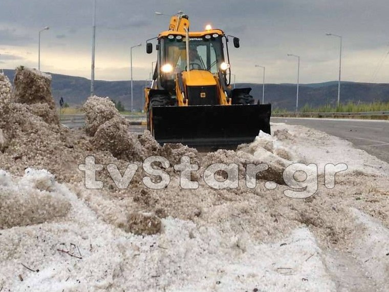 «Ασπρισαν» Λιβαδειά και Βόρεια Εύβοια – Η 15λεπτη χαλαζόπτωση σκέπασε τα πάντα [εικόνες] | iefimerida.gr 3