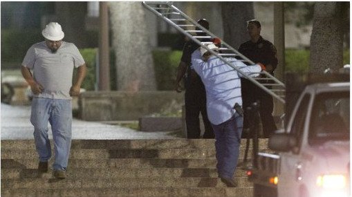 Τέξας: Απομακρύνουν αγάλματα στρατιωτικών από Πανεπιστήμιο -Ως σύμβολα νεοναζισμού [εικόνες]  | iefimerida.gr 2