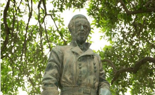 Τέξας: Απομακρύνουν αγάλματα στρατιωτικών από Πανεπιστήμιο -Ως σύμβολα νεοναζισμού [εικόνες]  | iefimerida.gr 1