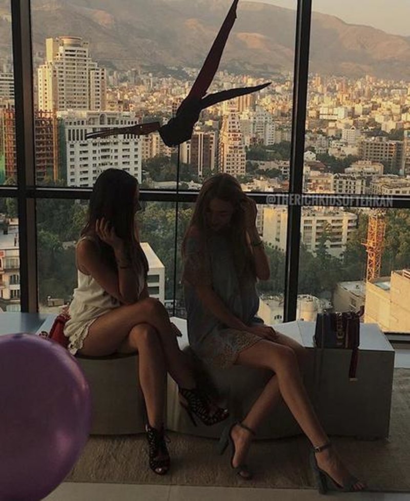 Η χλιδάτη ζωή των πλουσιόπαιδων της Τεχεράνης τροφοδοτεί το κύμα διαδηλώσεων [εικόνες] | iefimerida.gr 5