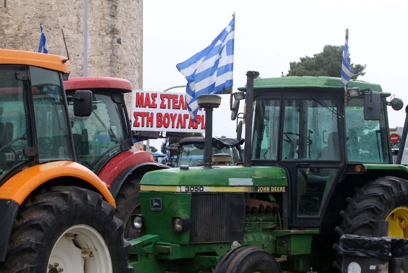 Περισσότερα από 350 τρακτέρ στον Λευκό Πύργο [εικόνες] | iefimerida.gr 7