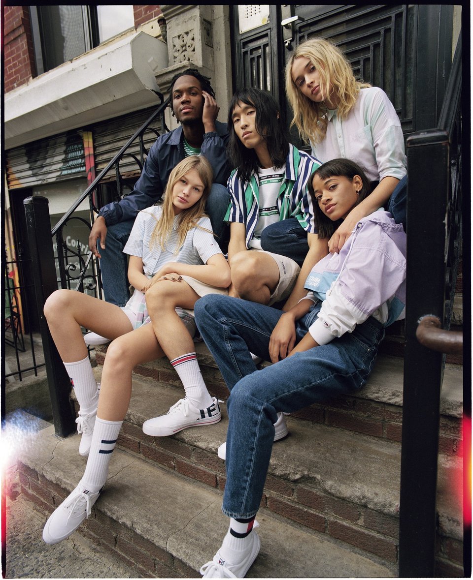 O Tommy Hilfiger παρουσιάζει την Tommy Jeans καμπάνια για την άνοιξη 2019 [εικόνες] | iefimerida.gr 1