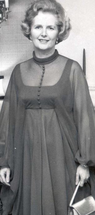 Μάργκαρετ Θάτσερ: Τα ρούχα της άφησαν εποχή- Ακόμη τα μιμούνται οι γυναίκες [εικόνες] | iefimerida.gr 4