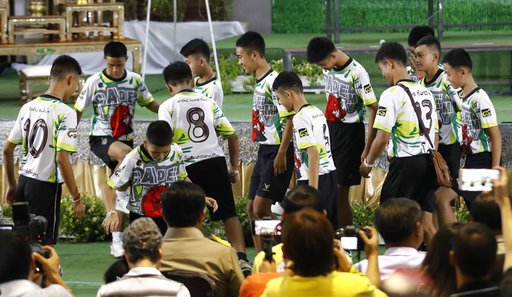 Ταϊλάνδη: Οι συγκλονιστικές μαρτυρίες των 12 παιδιών -Εσκαβαν για να βγουν έξω, πώς επέζησαν [εικόνες & βίντεο] | iefimerida.gr 2