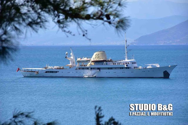 Στα ανοικτά του Ναυπλίου η θρυλική θαλαμηγός «Χριστίνα» του Ωνάση [εικόνες & βίντεο] | iefimerida.gr 0