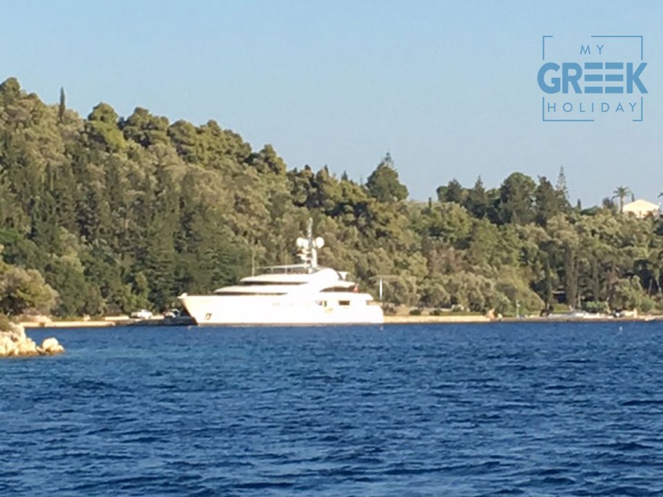 Η θαλαμηγός του Ριμπολόβλεφ στον Σκορπιό [εικόνες & βίντεο] | iefimerida.gr 2