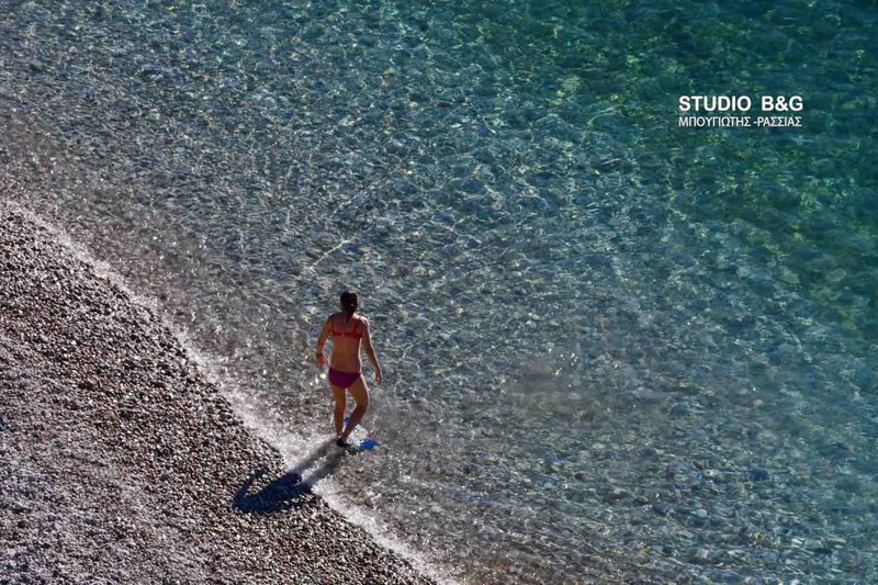 Ναυπλιώτες έκαναν τις πρώτες τους βουτιές στη θάλασσα για το 2018! [εικόνες] | iefimerida.gr 1