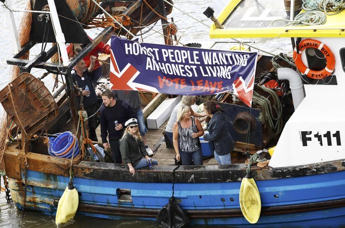 Ναυμαχία στον Τάμεση των υποστηρικτών του «ναι» και του «όχι» [εικόνες & βίντεο]  | iefimerida.gr 9