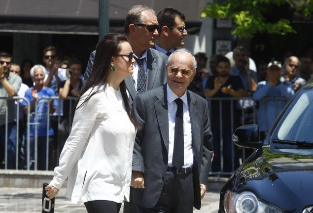 Λύγισε ο Θανάσης Γιαννακόπουλος στο «αντίο» στον αδερφό του Παύλο [εικόνες] | iefimerida.gr 2