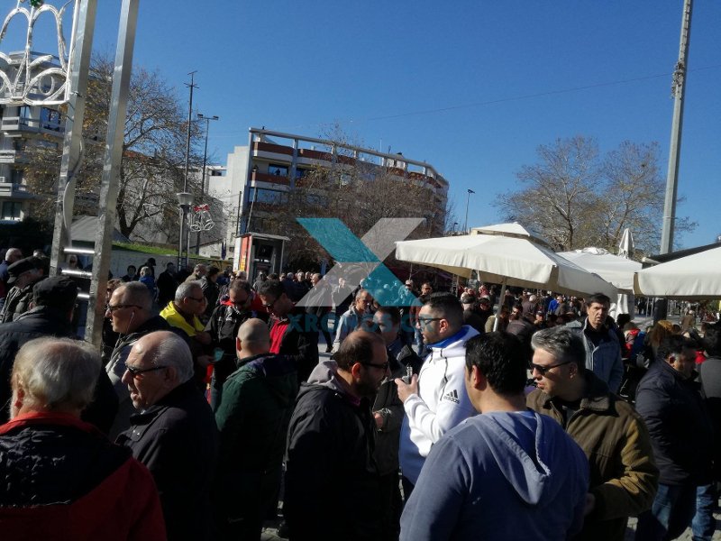 Συγκέντρωση κατά της επίσκεψης Ερντογάν στην Κομοτηνή -Εψαλαν τον Εθνικό Υμνο [εικόνες & βίντεο] | iefimerida.gr 1